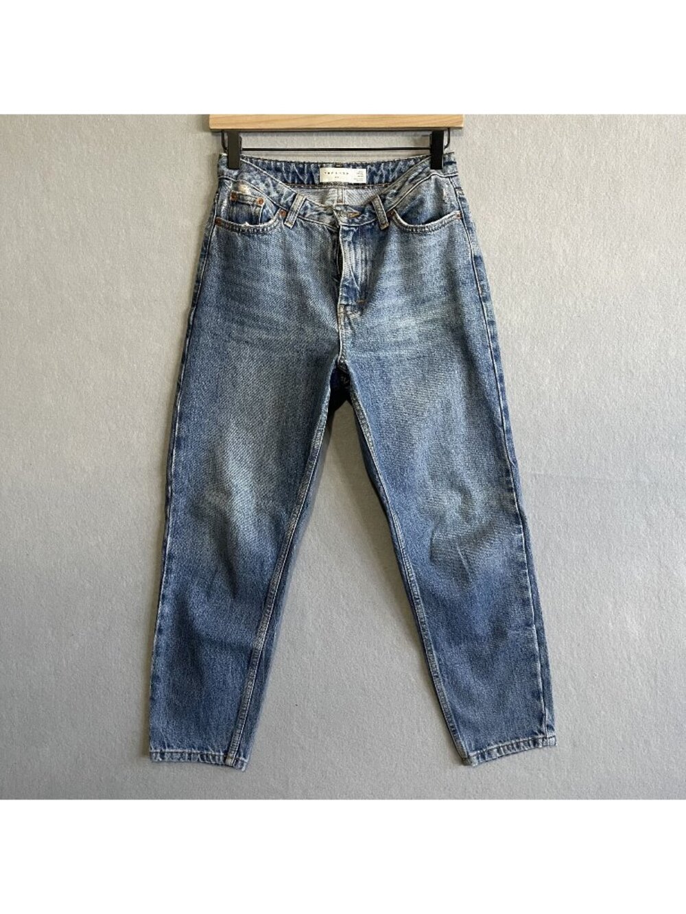 Topshop Petite Mom Jeans High-Rise Waist Mid-Blue Wash Subtle Fading W26 L28